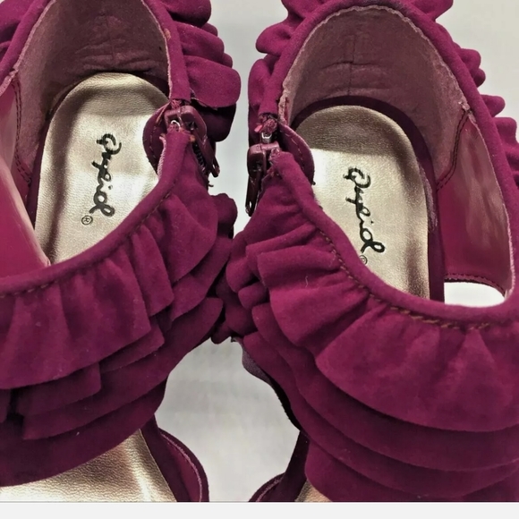 NEW! QUPID DANGER  PEEP TOE RUFFLE TRIM ANKLE STRAP BLOCK HEELS PLUM - Picture 5 of 7